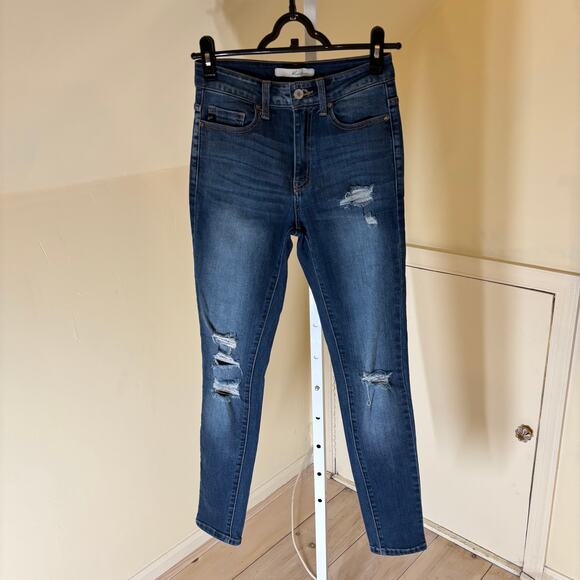 Kancan EUC Women's Dark Wash Eliza Distressed High Rise Ankle Skinny Jeans 3/25 - Picture 1 of 7